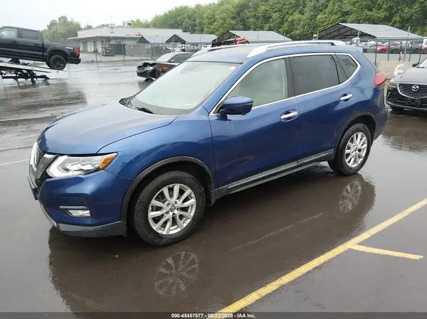 5N1AT2MV5HC822330 2017 NISSAN ROGUE - Image 2