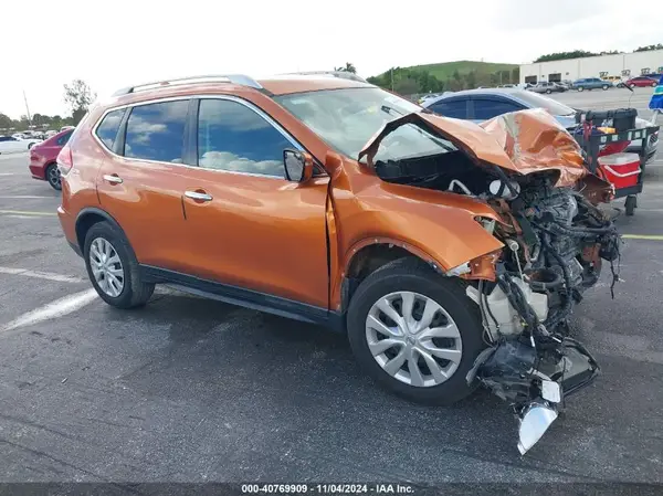 5N1AT2MV5HC823736 2017 NISSAN ROGUE - Image 1