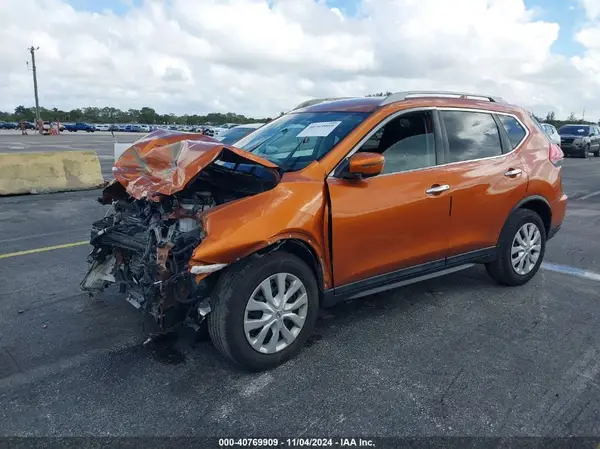 5N1AT2MV5HC823736 2017 NISSAN ROGUE - Image 2
