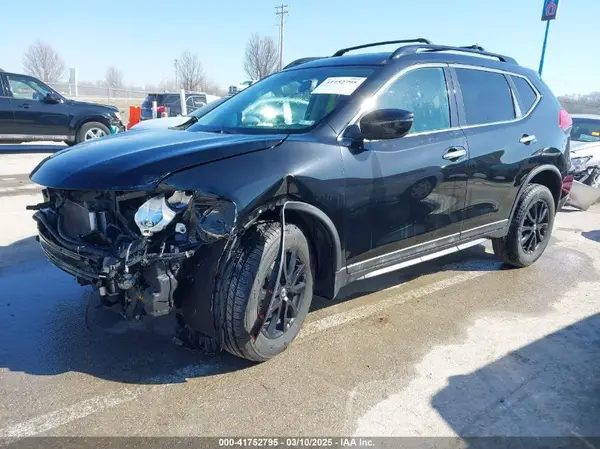 5N1AT2MV5HC825065 2017 NISSAN ROGUE - Image 2