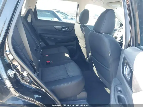5N1AT2MV5HC825065 2017 NISSAN ROGUE - Image 8