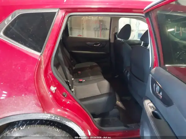 5N1AT2MV5HC826667 2017 NISSAN ROGUE - Image 8