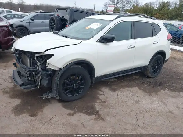 5N1AT2MV5HC830864 2017 NISSAN ROGUE - Image 2