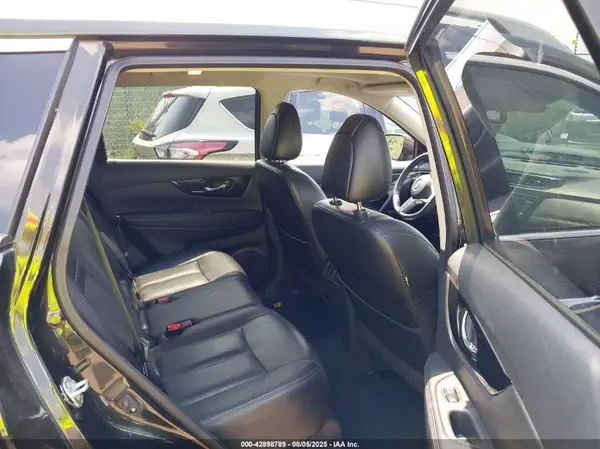 5N1AT2MV5HC835191 2017 NISSAN ROGUE - Image 8