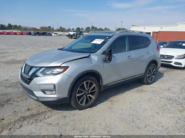 5N1AT2MV5HC836471 2017 NISSAN ROGUE - Image 2