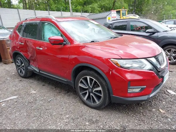 5N1AT2MV5HC836552 2017 NISSAN ROGUE - Image 1