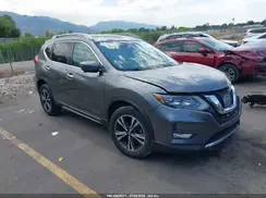 5N1AT2MV5HC844831 2017 NISSAN ROGUE