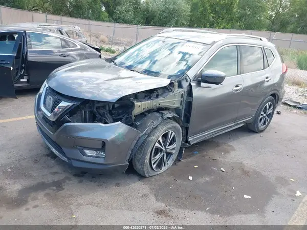 5N1AT2MV5HC844831 2017 NISSAN ROGUE - Image 2