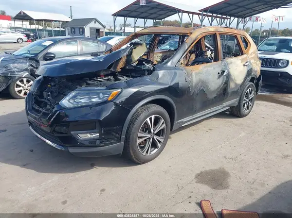 5N1AT2MV5HC845283 2017 NISSAN ROGUE - Image 2