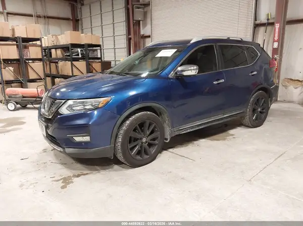 5N1AT2MV5HC845641 2017 NISSAN ROGUE - Image 2
