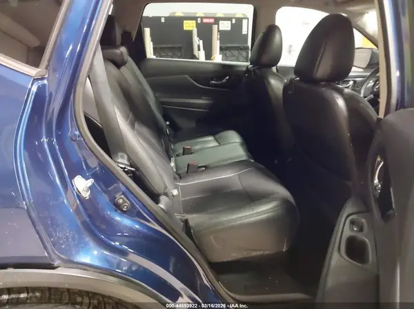 5N1AT2MV5HC845641 2017 NISSAN ROGUE - Image 8