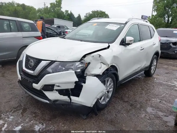 5N1AT2MV5HC845803 2017 NISSAN ROGUE - Image 2