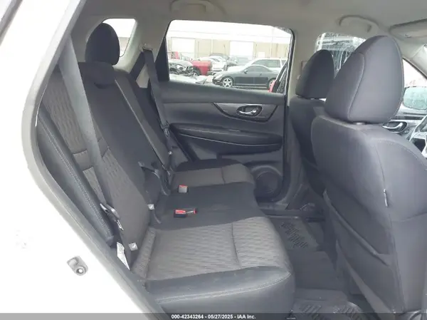 5N1AT2MV5HC845803 2017 NISSAN ROGUE - Image 8