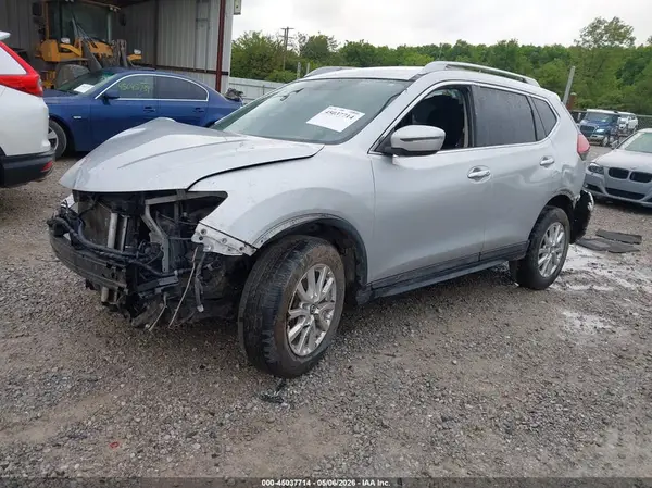 5N1AT2MV5HC856025 2017 NISSAN ROGUE - Image 2