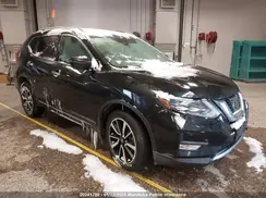 5N1AT2MV5HC858180 2017 NISSAN ROGUE