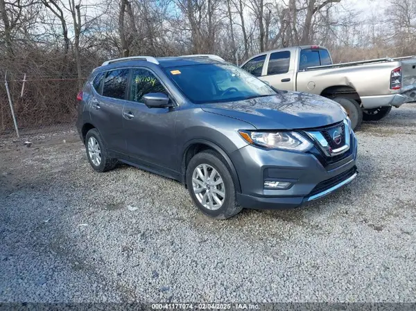 5N1AT2MV5HC865579 2017 NISSAN ROGUE - Image 1
