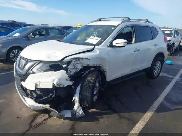 5N1AT2MV5HC870605 2017 NISSAN ROGUE - Image 2