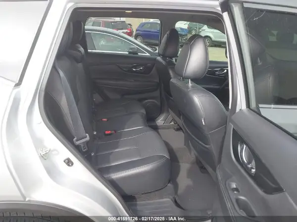 5N1AT2MV5HC870880 2017 NISSAN ROGUE - Image 8