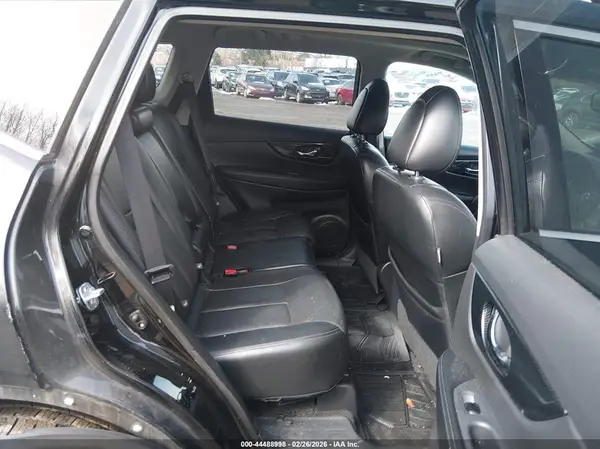 5N1AT2MV5HC870958 2017 NISSAN ROGUE - Image 8