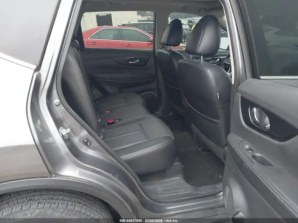 5N1AT2MV5HC871365 2017 NISSAN ROGUE - Image 8