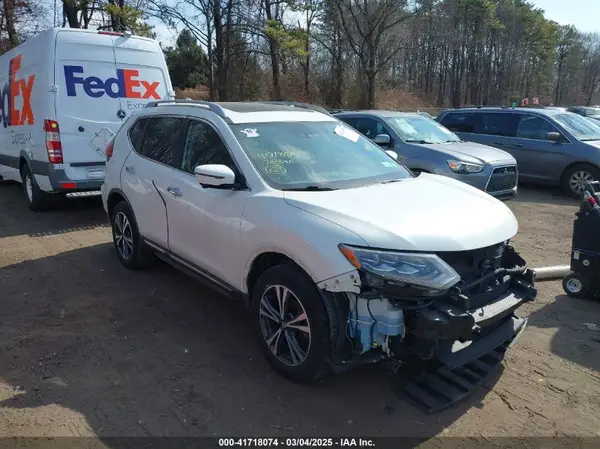 5N1AT2MV5HC873598 2017 NISSAN ROGUE - Image 1