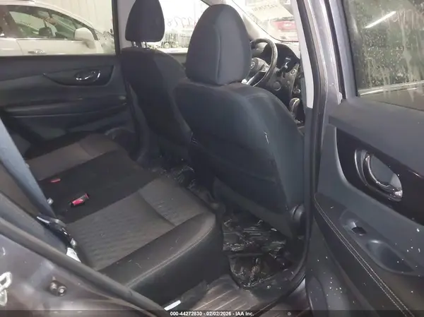 5N1AT2MV5HC877585 2017 NISSAN ROGUE - Image 8