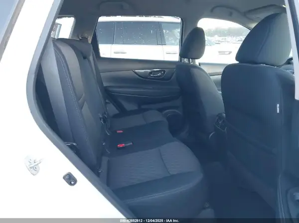 5N1AT2MV5HC879448 2017 NISSAN ROGUE - Image 8