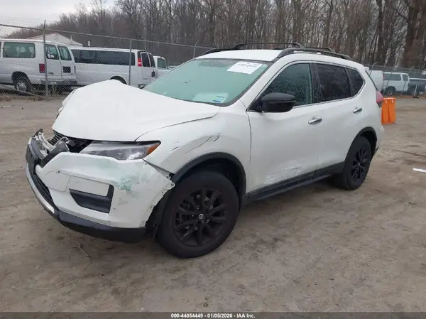 5N1AT2MV5HC882267 2017 NISSAN ROGUE - Image 2