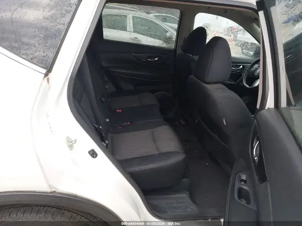 5N1AT2MV5HC882267 2017 NISSAN ROGUE - Image 8