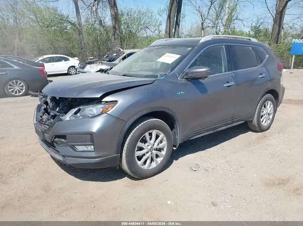 5N1AT2MV5HC882351 2017 NISSAN ROGUE - Image 2