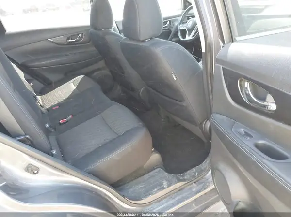 5N1AT2MV5HC882351 2017 NISSAN ROGUE - Image 8