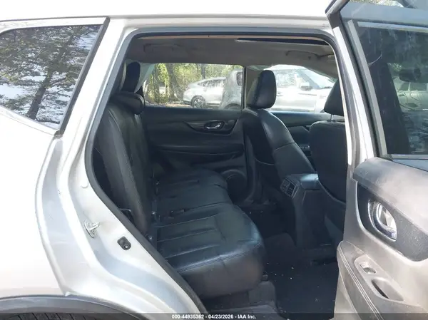 5N1AT2MV5HC882530 2017 NISSAN ROGUE - Image 8