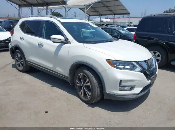 5N1AT2MV5HC882642 2017 NISSAN ROGUE - Image 1