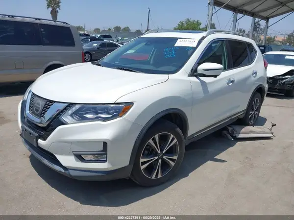 5N1AT2MV5HC882642 2017 NISSAN ROGUE - Image 2