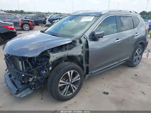 5N1AT2MV5HC883225 2017 NISSAN ROGUE - Image 2