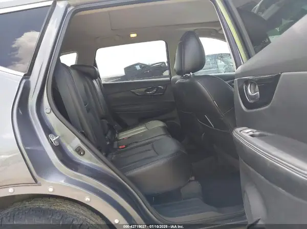 5N1AT2MV5HC883225 2017 NISSAN ROGUE - Image 8