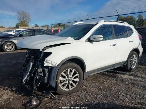 5N1AT2MV5HC884875 2017 NISSAN ROGUE - Image 2