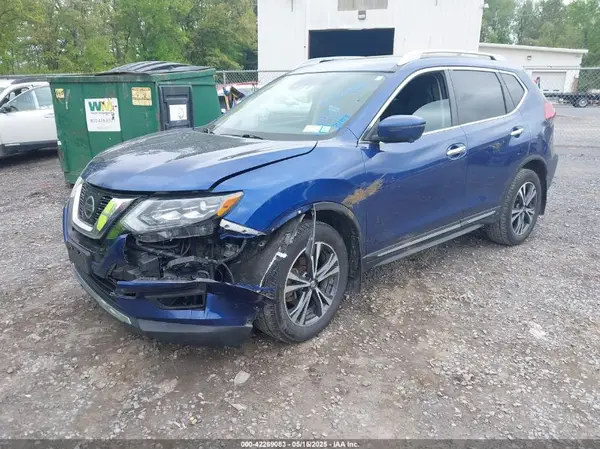 5N1AT2MV5HC885525 2017 NISSAN ROGUE - Image 2
