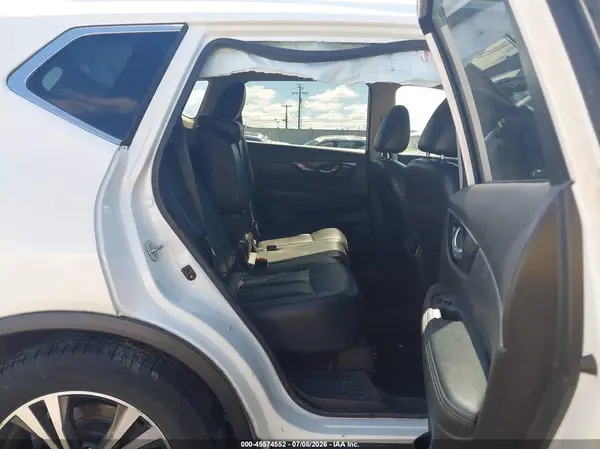 5N1AT2MV5HC885878 2017 NISSAN ROGUE - Image 8