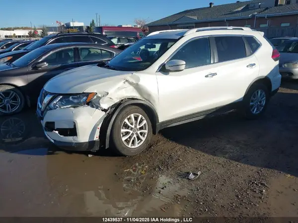 5N1AT2MV5HC889915 2017 NISSAN ROGUE - Image 2