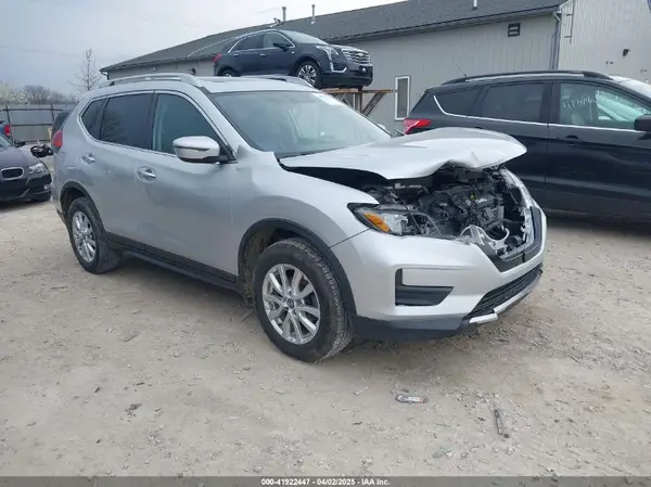 5N1AT2MV5HC892040 2017 NISSAN ROGUE - Image 1