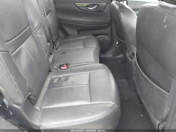 5N1AT2MV5HC892040 2017 NISSAN ROGUE - Image 8