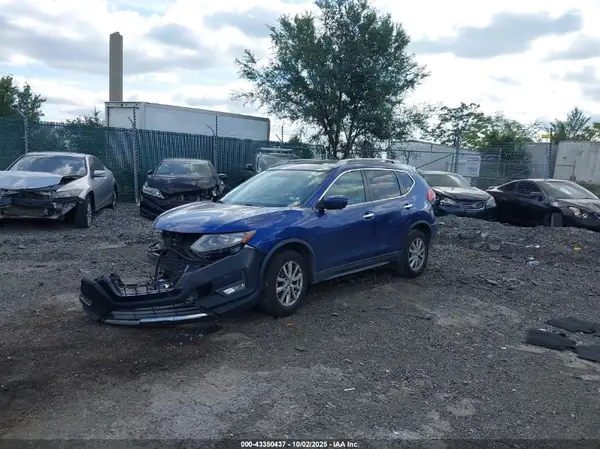 5N1AT2MV5HC893933 2017 NISSAN ROGUE - Image 2