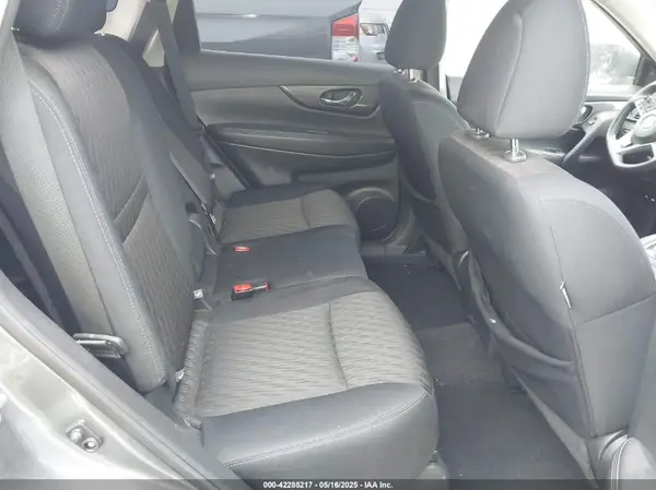 5N1AT2MV5HC895925 2017 NISSAN ROGUE - Image 8