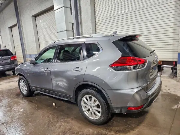 5N1AT2MV5HC896833 2017 NISSAN ROGUE - Image 2