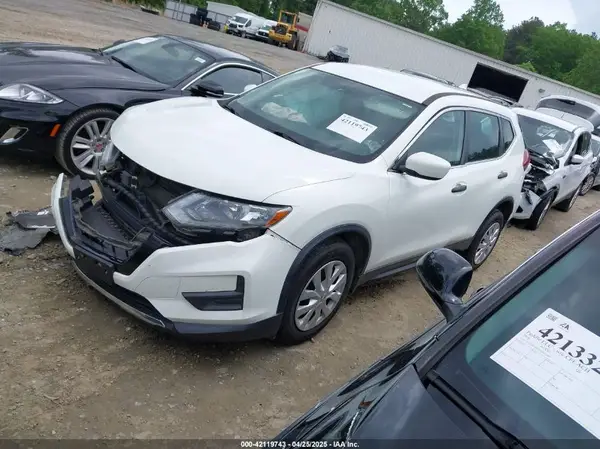 5N1AT2MV5JC719303 2018 NISSAN ROGUE - Image 2