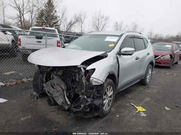 5N1AT2MV5JC723741 2018 NISSAN ROGUE - Image 2