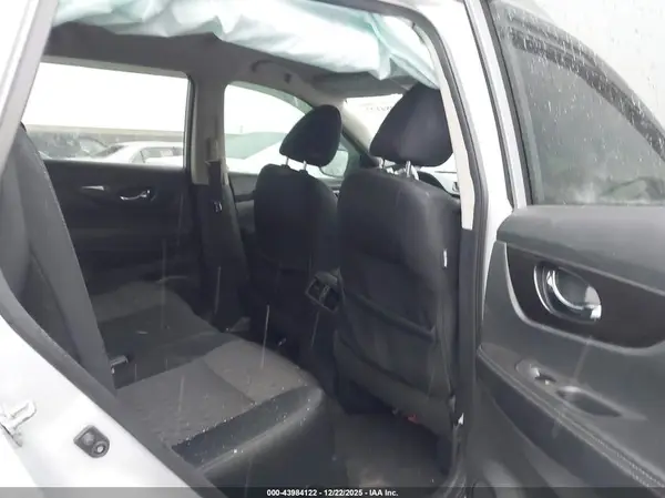 5N1AT2MV5JC723741 2018 NISSAN ROGUE - Image 8