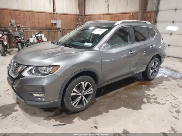 5N1AT2MV5JC729619 2018 NISSAN ROGUE - Image 2