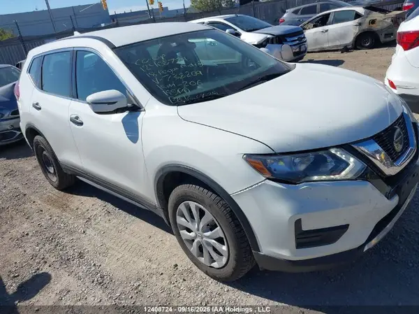 5N1AT2MV5JC738269 2018 NISSAN ROGUE - Image 1